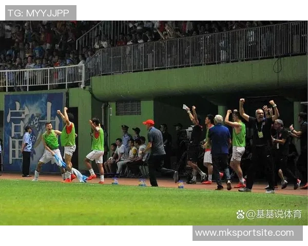 乌度卡称赞戴维森在场上决策能力期待他在球队的表现 乌度卡称赞戴维森在场上决策能力期待他在球队的表现