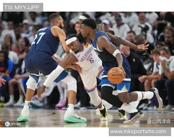 爱德华兹第三节狂飙16分前三节已斩获34分展现超强状态 爱德华兹第三节狂飙16分前三节已斩获34分展现超强状态