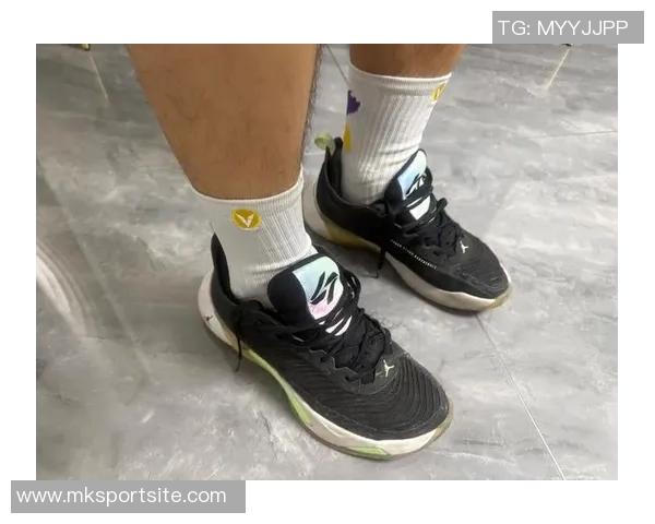 利拉德热情欢迎瓦格纳加盟阿迪期待他穿我的球鞋征战新赛季