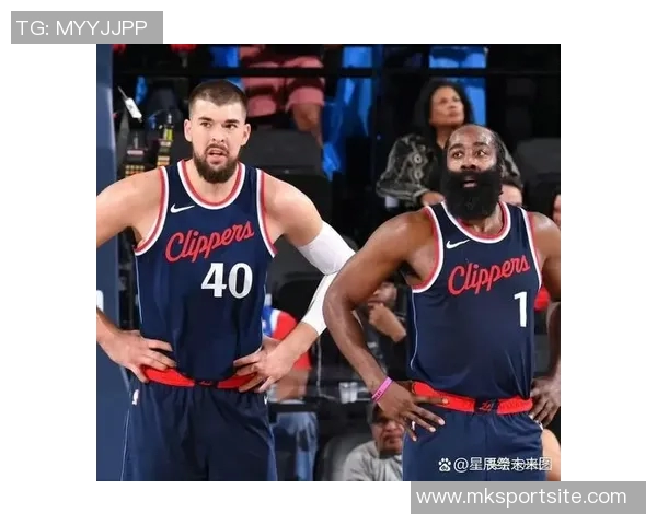 小琼斯与哈登小卡祖巴茨联手展现惊人净效率值得首发机会