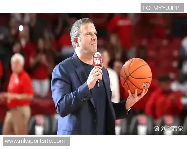 杜兰特谈末节未登场表示信任乌度卡的每个战术决定